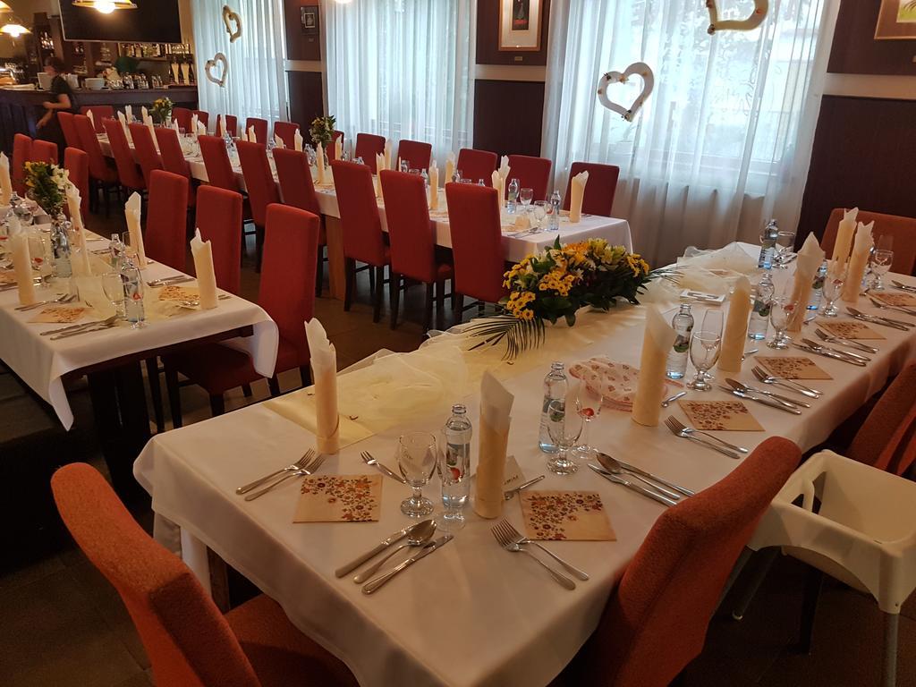 Penzion Ladoven Skvela Kuchyna A Rodinna Atmosfera Martin Extérieur photo